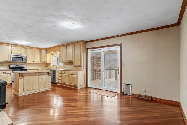 2143 E Madison Street, Springfield, MO 65802