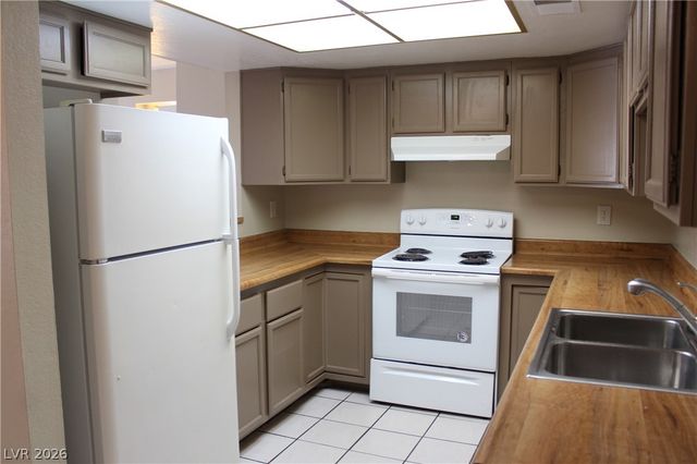 3770 Shirebrook Drive 75, Las Vegas, NV 89115