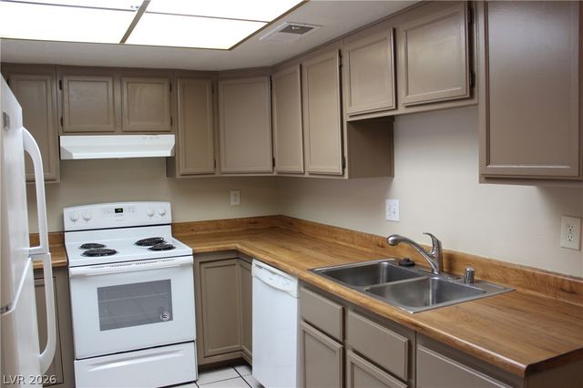 3770 Shirebrook Drive 75, Las Vegas, NV 89115