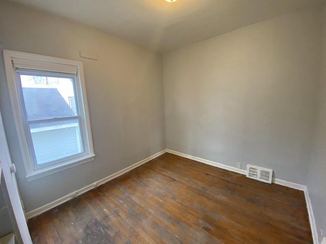 3003 N 20th STREET, Milwaukee, WI 53206