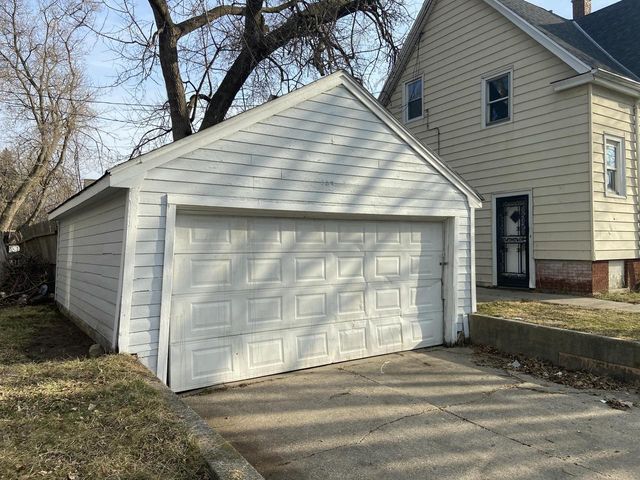 3003 N 20th STREET, Milwaukee, WI 53206