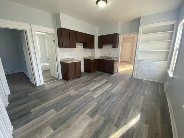 3003 N 20th STREET, Milwaukee, WI 53206