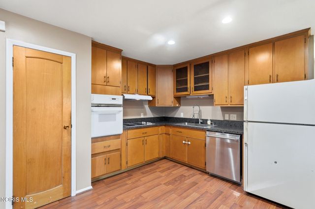 210 Cedar Lane, Waterville, OH 43566