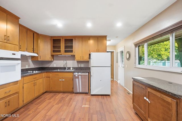 210 Cedar Lane, Waterville, OH 43566