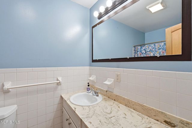 210 Cedar Lane, Waterville, OH 43566