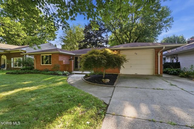 210 Cedar Lane, Waterville, OH 43566