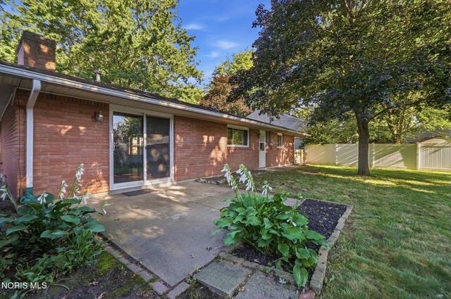 210 Cedar Lane, Waterville, OH 43566