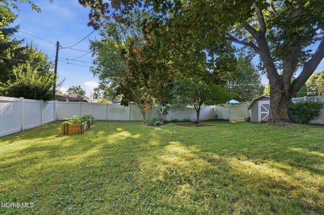 210 Cedar Lane, Waterville, OH 43566