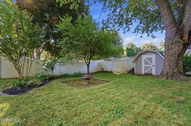 210 Cedar Lane, Waterville, OH 43566