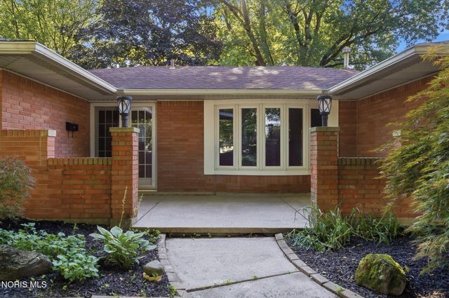 210 Cedar Lane, Waterville, OH 43566