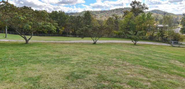 13 Wolf Run Road, Flemingsburg, KY 41041