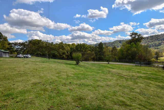 13 Wolf Run Road, Flemingsburg, KY 41041