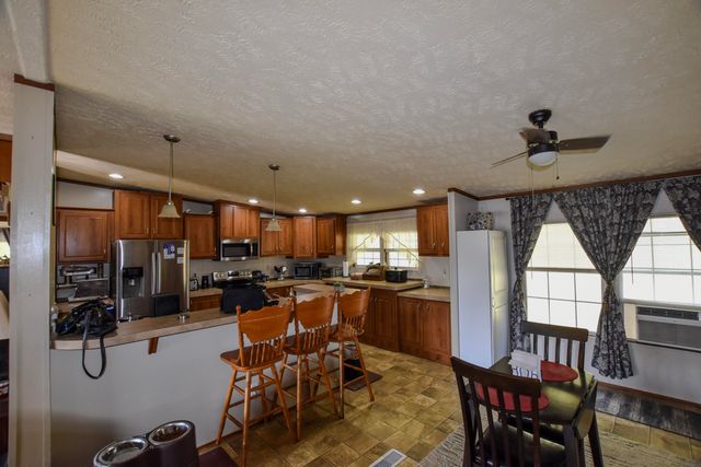 13 Wolf Run Road, Flemingsburg, KY 41041