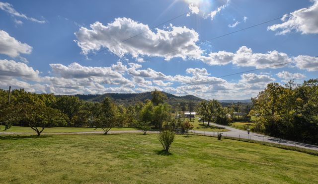 13 Wolf Run Road, Flemingsburg, KY 41041