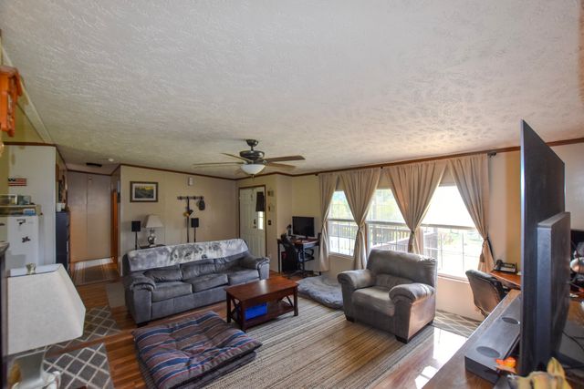 13 Wolf Run Road, Flemingsburg, KY 41041