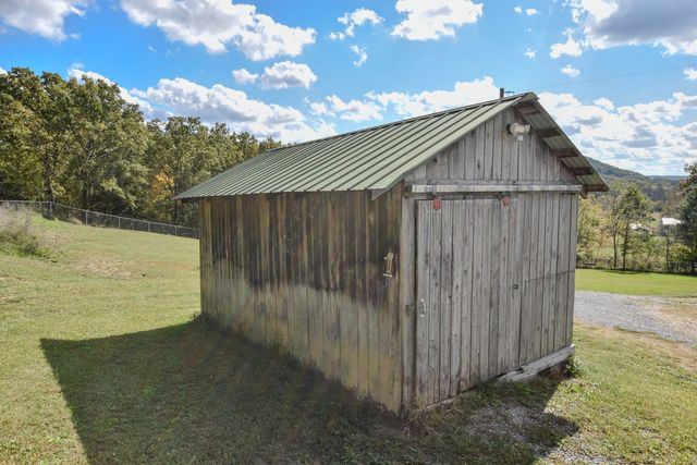 13 Wolf Run Road, Flemingsburg, KY 41041