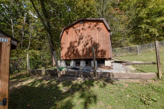 13 Wolf Run Road, Flemingsburg, KY 41041