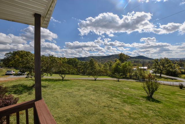 13 Wolf Run Road, Flemingsburg, KY 41041