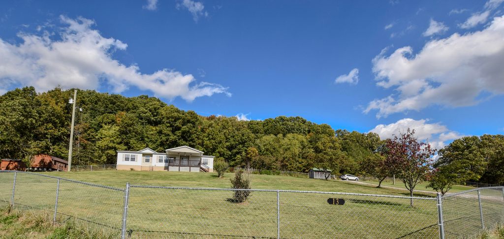 13 Wolf Run Road, Flemingsburg, KY 41041