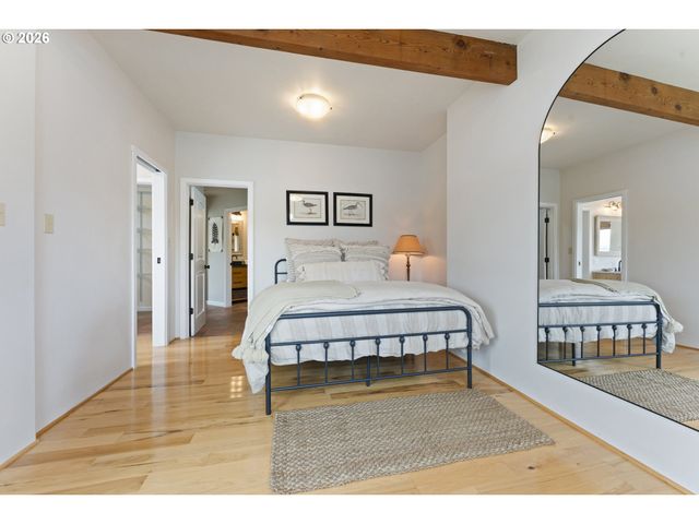 1008 LAKESHORE Dr, Port Orford, OR 97465