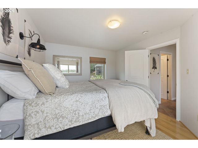 1008 LAKESHORE Dr, Port Orford, OR 97465