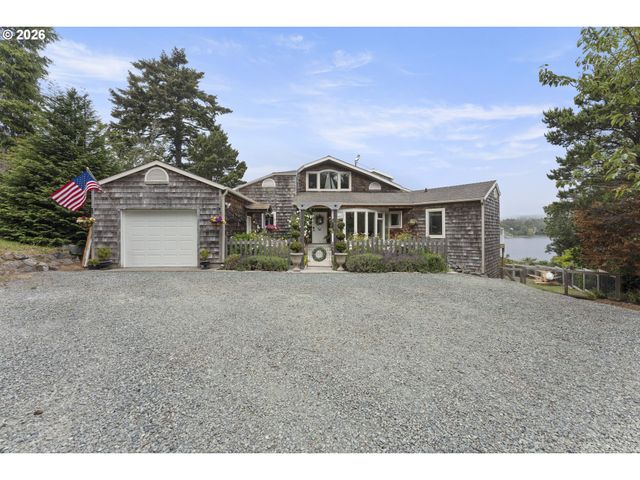 1008 LAKESHORE Dr, Port Orford, OR 97465