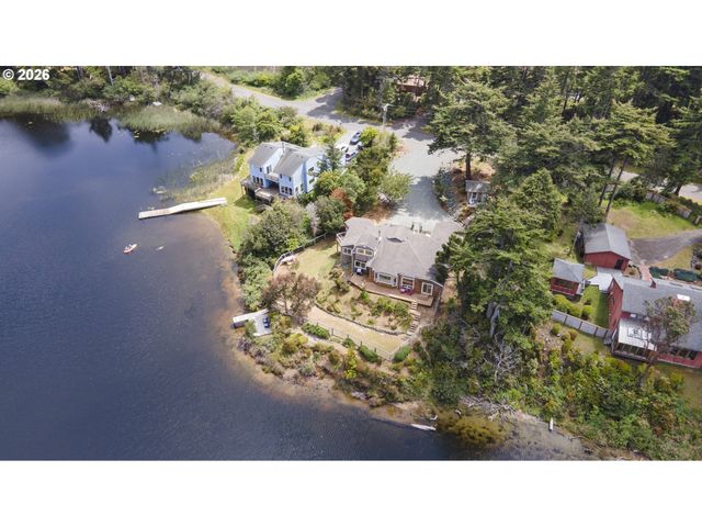 1008 LAKESHORE Dr, Port Orford, OR 97465