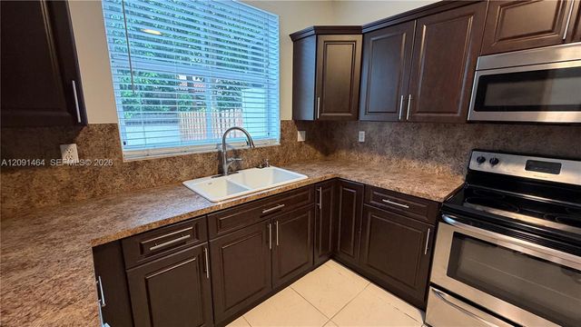 200 Riverwalk Circle ., Sunrise, FL 33326