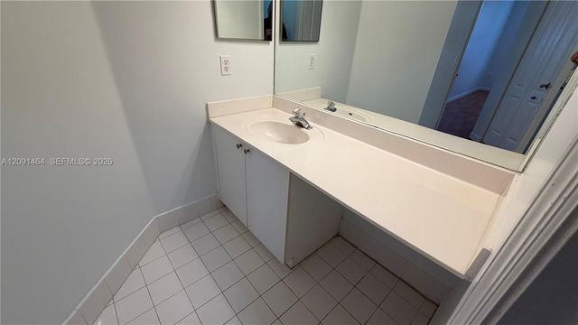 200 Riverwalk Circle ., Sunrise, FL 33326