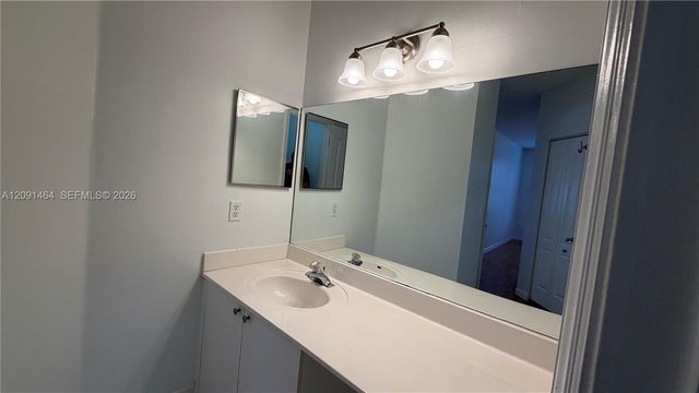 200 Riverwalk Circle ., Sunrise, FL 33326
