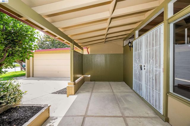 1673 Southgate St, Hayward, CA 94545