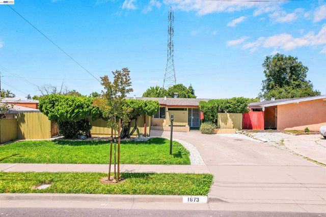 1673 Southgate St, Hayward, CA 94545