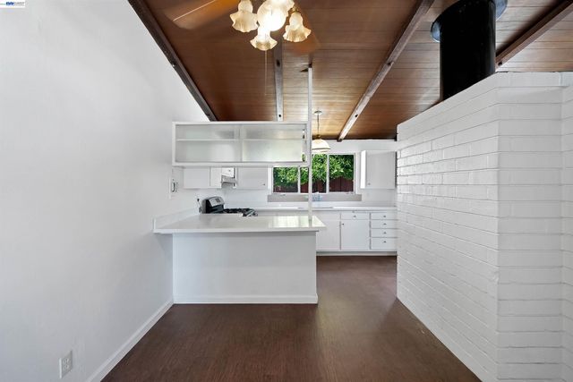 1673 Southgate St, Hayward, CA 94545