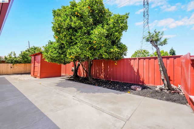 1673 Southgate St, Hayward, CA 94545