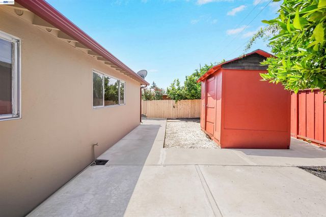1673 Southgate St, Hayward, CA 94545