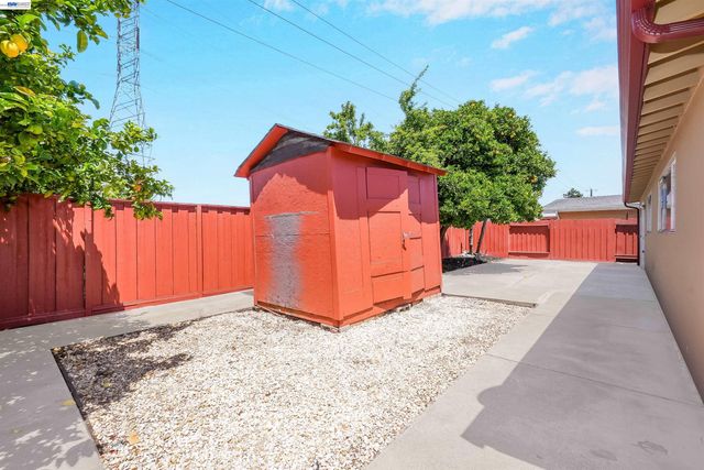 1673 Southgate St, Hayward, CA 94545