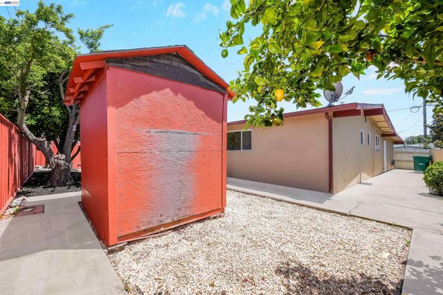 1673 Southgate St, Hayward, CA 94545