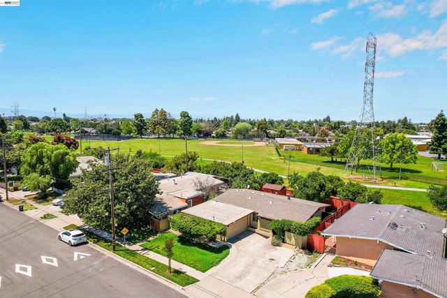 1673 Southgate St, Hayward, CA 94545