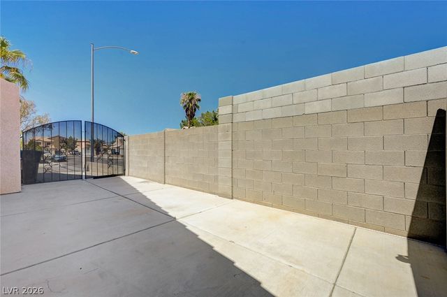 9301 Mountain Range Avenue, Las Vegas, NV 89129