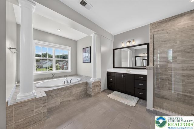 6155 Blue Belle Drive, Upper Saucon Twp, PA 18034