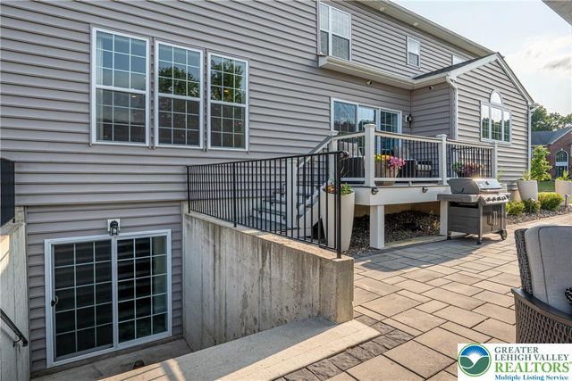 6155 Blue Belle Drive, Upper Saucon Twp, PA 18034