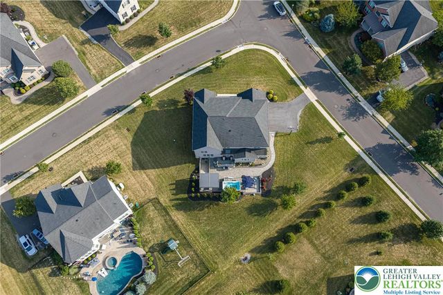 6155 Blue Belle Drive, Upper Saucon Twp, PA 18034