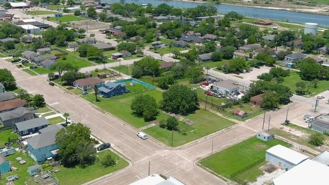 00 W Broad Street, Freeport, TX 77541