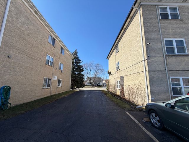 4209 Kolze Avenue 2S, Schiller Park, IL 60176