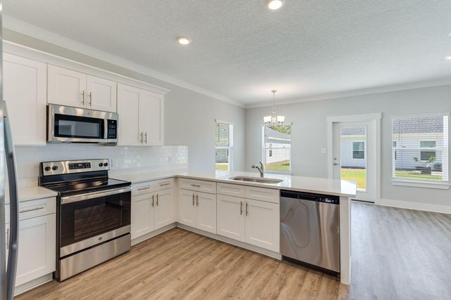 170 Bradford Court, Freeport, FL 32439