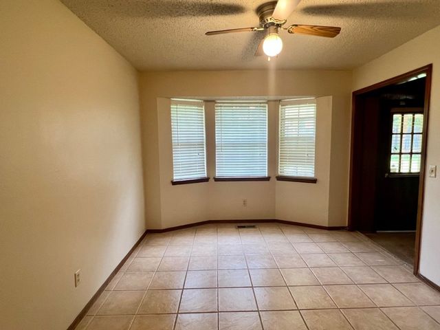 1329 NE 20th Place, Moore, OK 73160