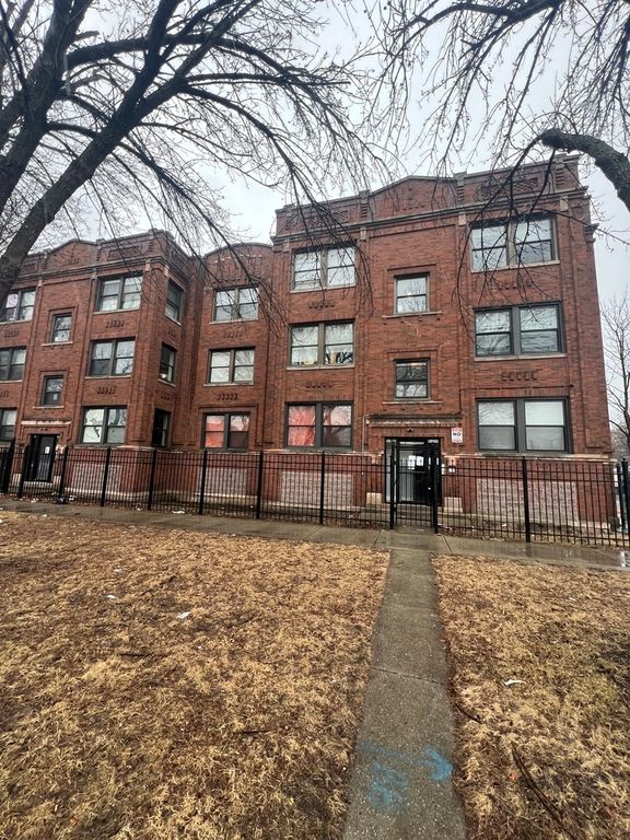 71 E 69th Street 3, Chicago, IL 60637
