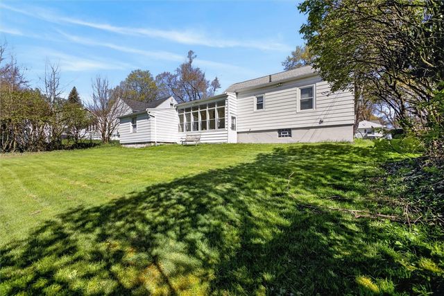 45 Longcroft Road, Irondequoit, NY 14609