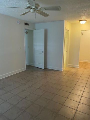 706 115TH 2401, St Petersburg, FL 33716