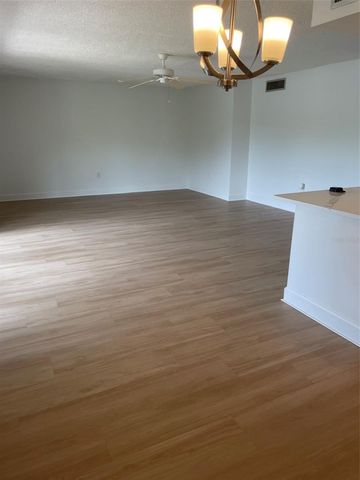 706 115TH 2401, St Petersburg, FL 33716